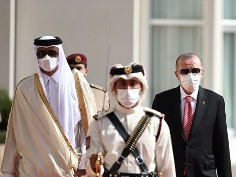 Ərdoğanı Qətərdə şeyx QARŞILADI