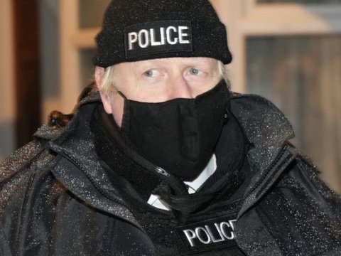 Boris Conson polis formasında - VİDEO