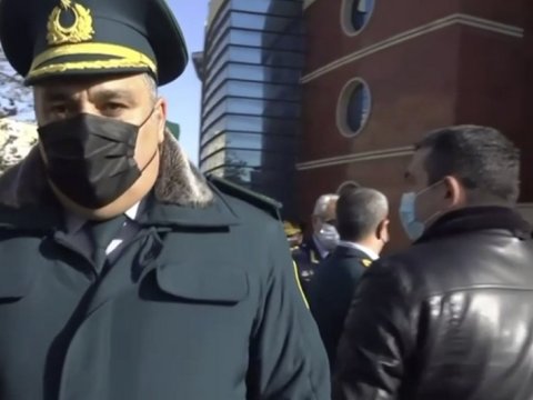 Elçin Quliyev jurnalistə kobudluq edən mayoru CƏZALANDIRDI