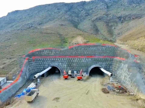 Horadiz-Ağbənd yolunda tunellərin inşasına başlanıldı