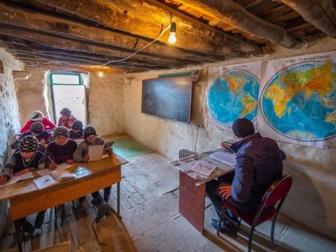 Qubada daxmada dərs keçirlər – Nazirlik ilin sonuna yeni məktəb sözü VERDİ