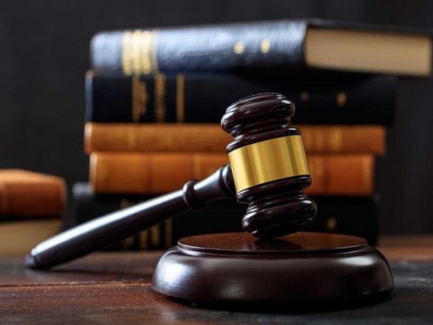 6 milyonu oğurlayan dələduzun işi MƏHKƏMƏDƏ