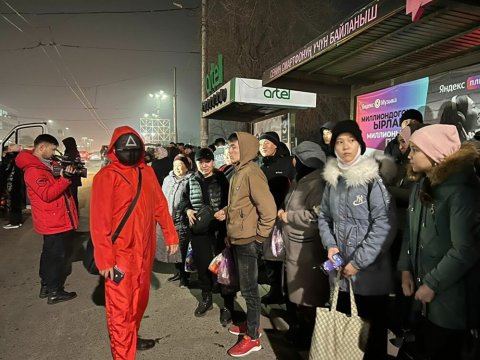 “Squid Game” Qırğızısanda - FOTO