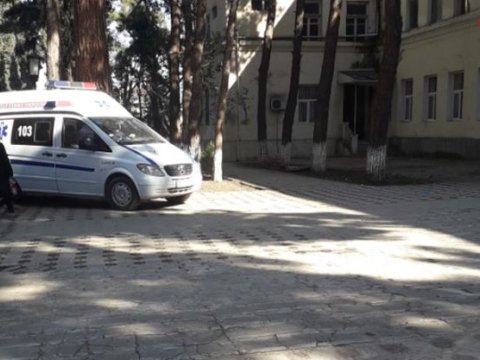 “Azərişıq”ın iki əməkdaşı BIÇAQLANDI