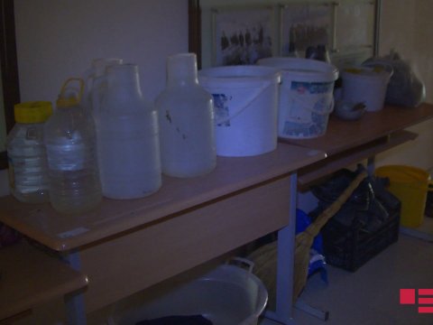 Azərbaycanda məktəbə hücum olub - FOTO