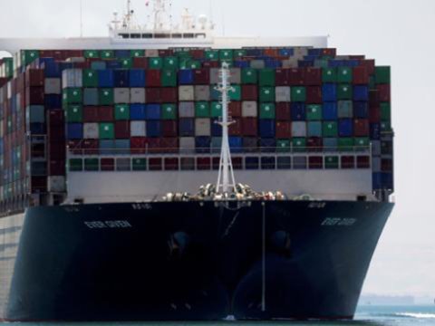 Süveyş kanalını iflic edən gəmi