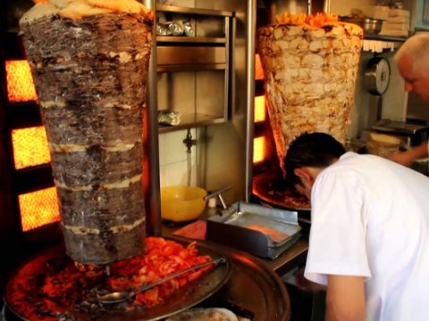 Bakıda dönərdən zəhərlənənlərin adları bilindi - YENİLƏNİB