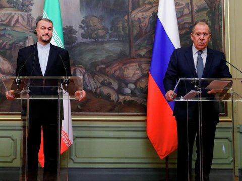 Lavrov iranlı həmkarı ilə danışdı