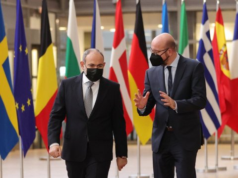 Şarl Mişellə Paşinyan arasında görüş