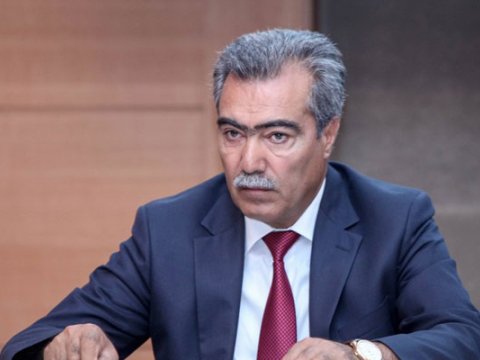 Vəkili Vüqar Səfərlini tək qoydu