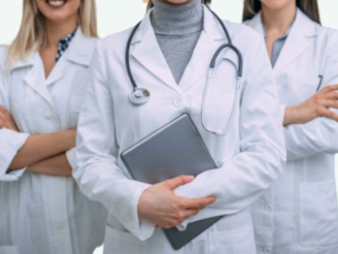 Kliniki Tibbi Mərkəzdə 315 tibb işçisi işdən çıxarılıb