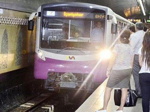 Metronun sərnişinləri AZALIB  