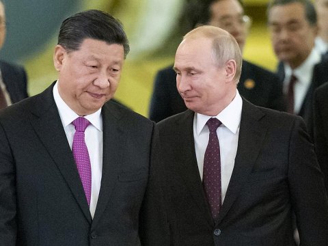 Putin Çin lideri ilə beynəlxalq gündəmi müzakirə etdi
