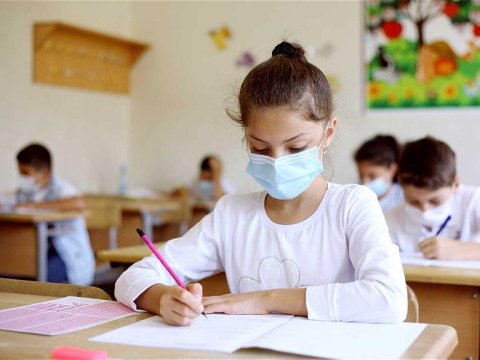 Bakıda daha iki məktəb əyani dərsləri bərpa etdi