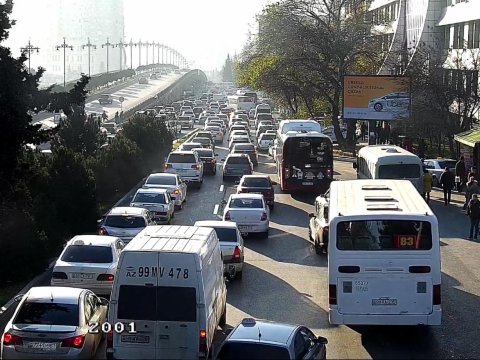 Bu yollarda tıxac var - FOTOLAR