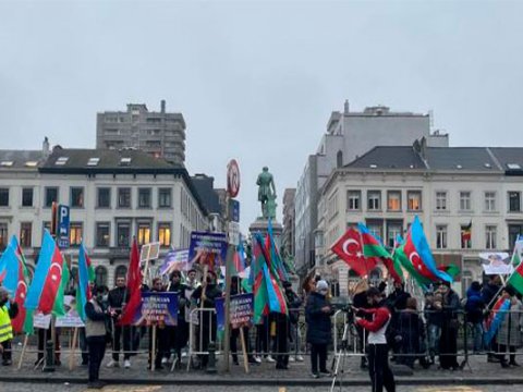 Brüsseldə Azərbaycana dəstək nümayişi keçirilib