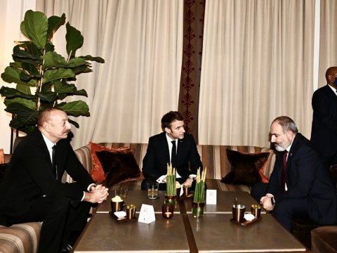 Görüşlər, razılaşmalar, Makronun Azərbaycan dilində statusu – Deputat Brüssel görüşlərindən danışdı    