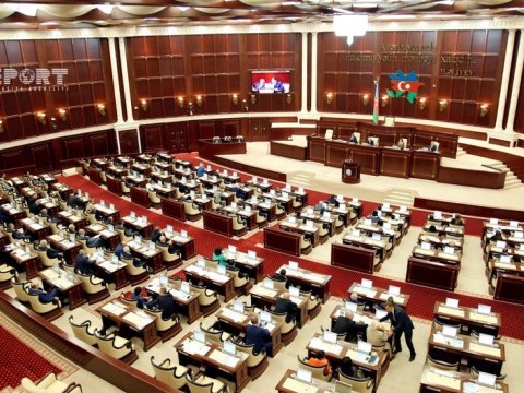 12 qanuna dəyişiklik parlamentin iclasına tövsiyə olundu