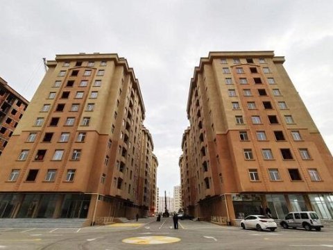 Hələ də Bakıda mənzil növbəsində duranlar var…