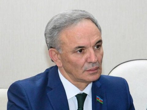 “Məlum oldu ki, bir insanın 30-a yaxın qəzet və saytı var” - Əflatun Amaşov