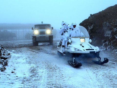 Azərbaycan Ordusu tırtıllı və xizəkli texnika alıb - FOTOLAR