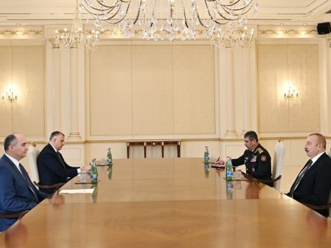 Prezident Gürcüstanın müdafiə nazirini qəbul etdi