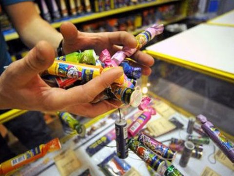 Partlayıcı fişəngləri ölkəyə kim və necə gətirir... 