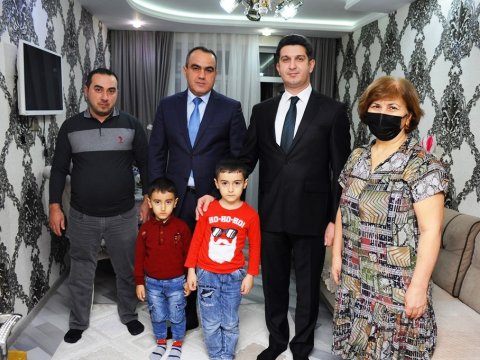 İcra başçısı qazini evində ziyarət edib - FOTO