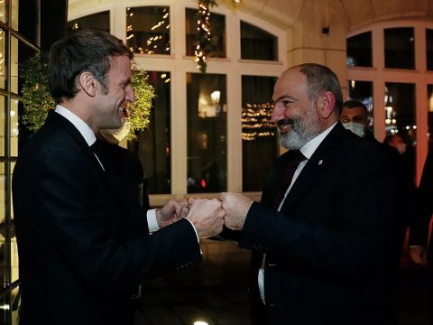 Paşinyan Makronu təbrik etdi