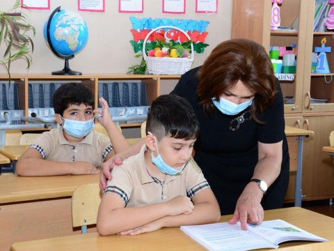 Bakı məktəblərində şagird və müəllimlərin SAYI