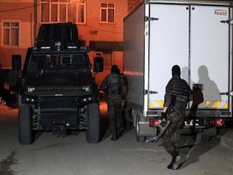 Türkiyədə İran maşınından yarım ton 