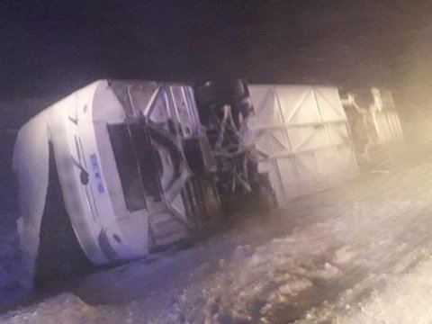 Türkiyədə iki avtobus aşdı - 35 yaralı