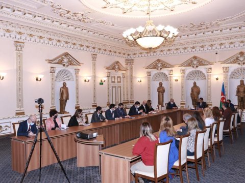 Dövlət Komitəsinin əməkdaşlarına orden və medallar təqdim olundu