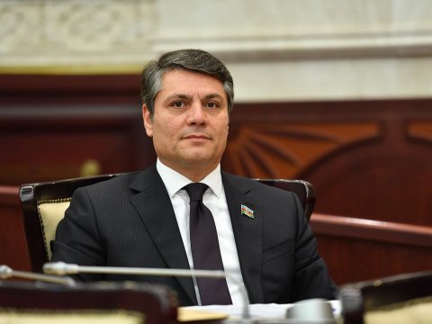 Vətənpərvərlik və dönməzlik rəmzinə çevrilən Lider
