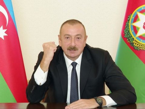 Sözünü imzaya çevirən Lider