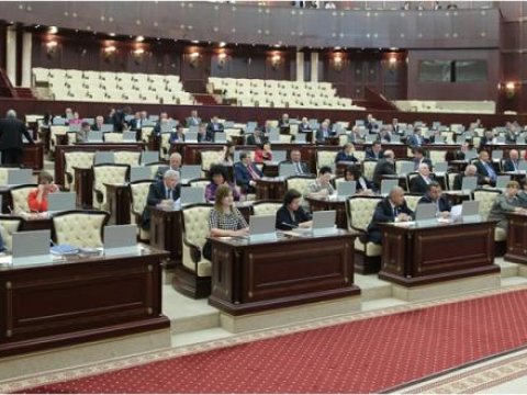 Parlament bu gün 24 məsələyə görə TOPLAŞIR