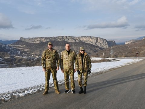 İlham Əliyev ailəsilə birlikdə SUŞADA - FOTOLAR