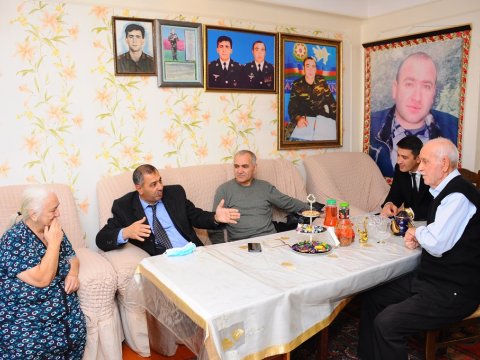 Naftalanda bayram ziyarətləri davam edir