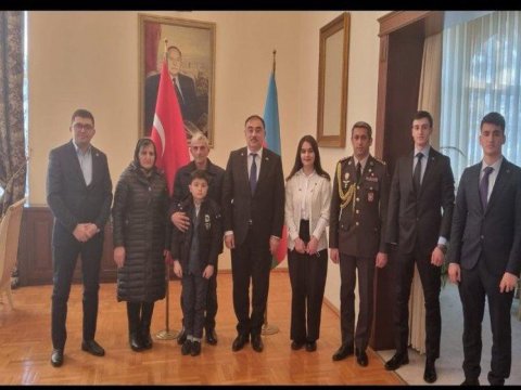 Türkiyədəki səfir şəhid ailəsini qəbul etdi