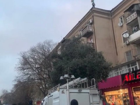 Qazi intihara cəhd edir - FOTO