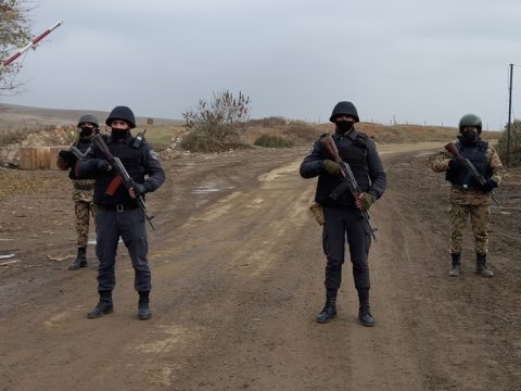 Cəbrayılda polis bir neçə şəxsdə silah-sursat aşkarladı