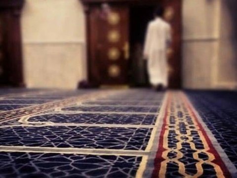 İtkin kimi axtarışda olan şəxs məsciddən OĞURLUQ ETDİ