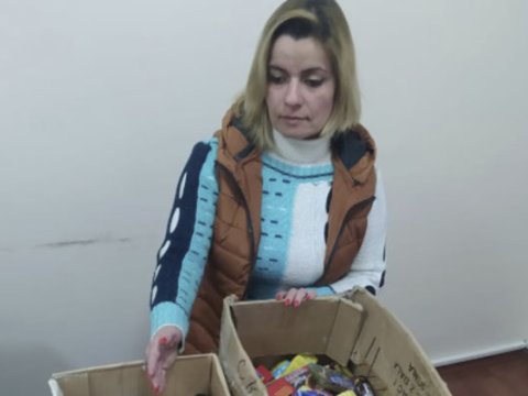Maşında pirotexniki vasitələr satan qadın saxlanıldı