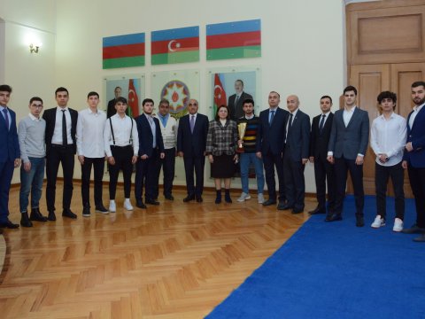 UNEC-in rektoru qaliblərlə görüşüb - FOTO