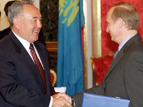 Putin və Nazarbayev təkbətək görüşüb