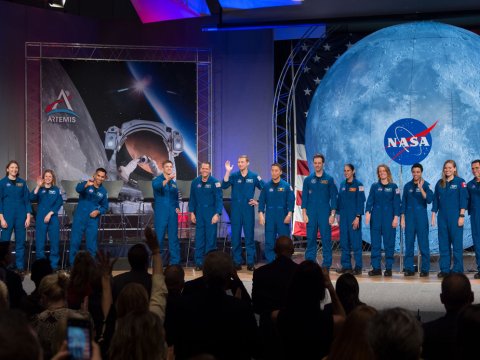 NASA ilahiyyatçılardan yardım istədi