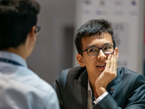 17 yaşlı özbək şahmatçı Karlseni məğlub etdi