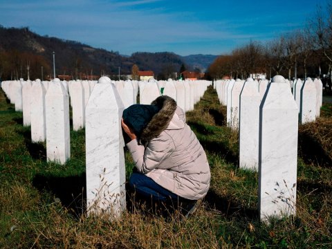 Doqquz serb müsəlmanları öldürməkdə ittiham olunur