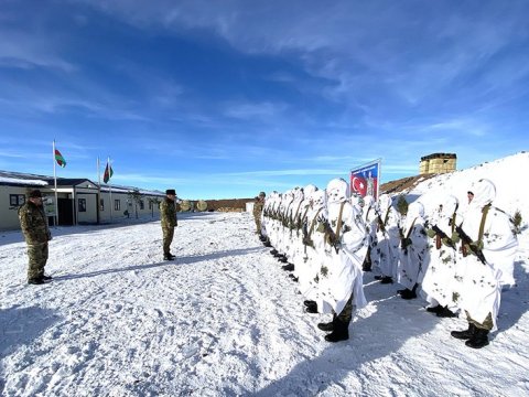 Baş Qərargah rəisi Azərbaycan-Ermənistan sərhədinə getdi - FOTO