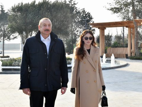 Prezident və və birinci xanım Xətaidə açılışda...